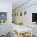 Maestro Metallic Apartament